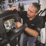 LFconnect-Protect-Service-Male-fixing-back-of-console-DX10285_mr
